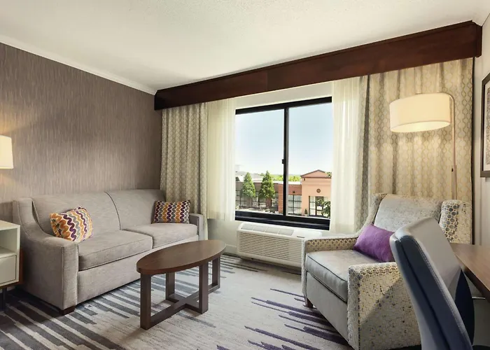 Top Hotels in Brookfield, MA for a Serene Getaway